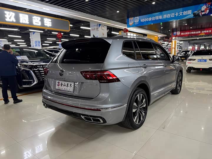 Фото 14 - Volkswagen Tiguan L Pro