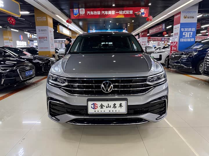 Фото 2 - Volkswagen Tiguan L Pro