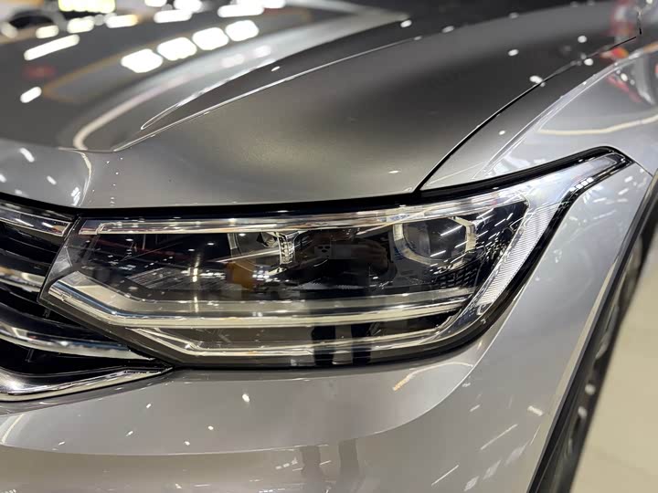 Фото 4 - Volkswagen Tiguan L Pro