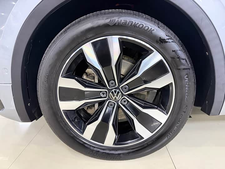 Фото 5 - Volkswagen Tiguan L Pro