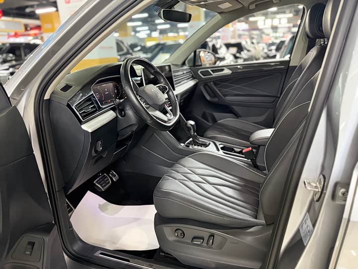 Фото 6 - Volkswagen Tiguan L Pro