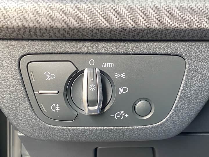 Фото 13 - Audi Q5L