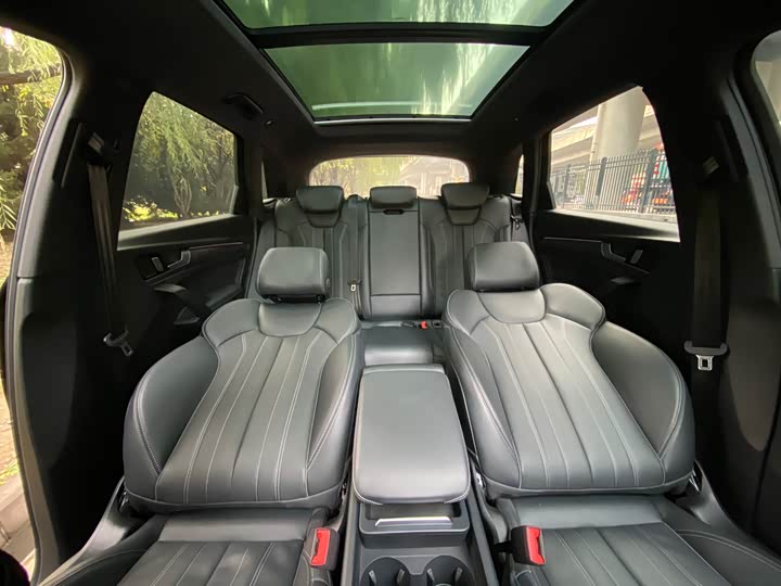 Фото 20 - Audi Q5L