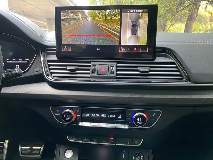 Фото 22 - Audi Q5L