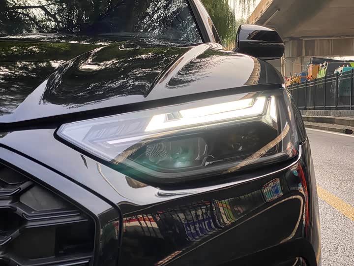 Фото 5 - Audi Q5L