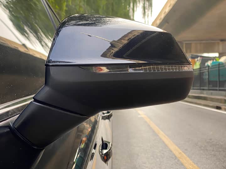 Фото 6 - Audi Q5L