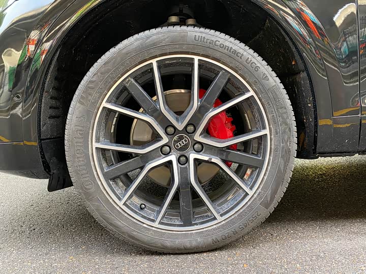 Фото 7 - Audi Q5L