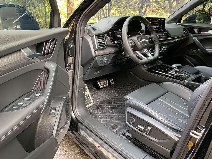 Фото 8 - Audi Q5L