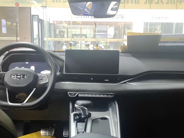 Фото 7 - Geely Preface