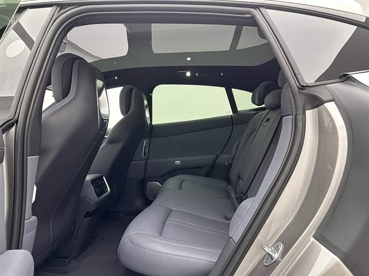 Фото 18 - Xiaomi YU7