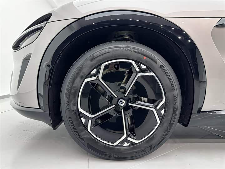 Фото 29 - Xiaomi YU7