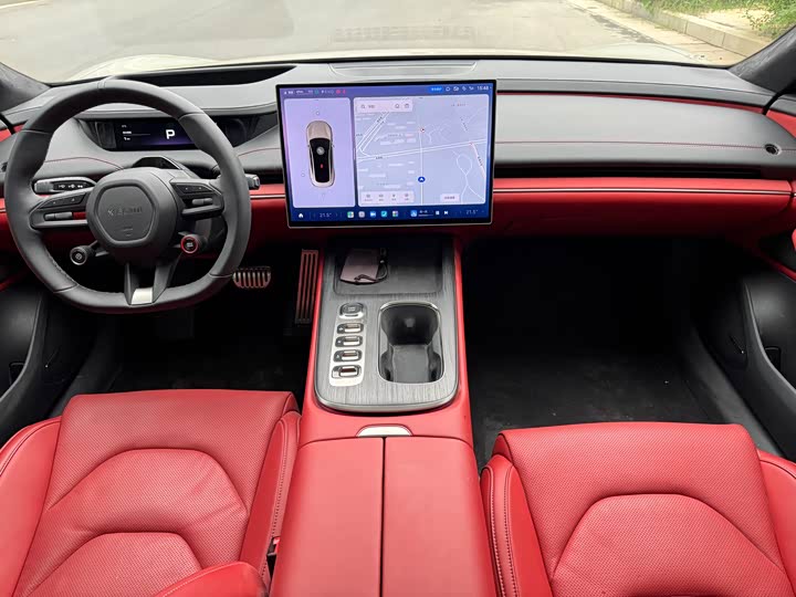 Фото 10 - Xiaomi SU7