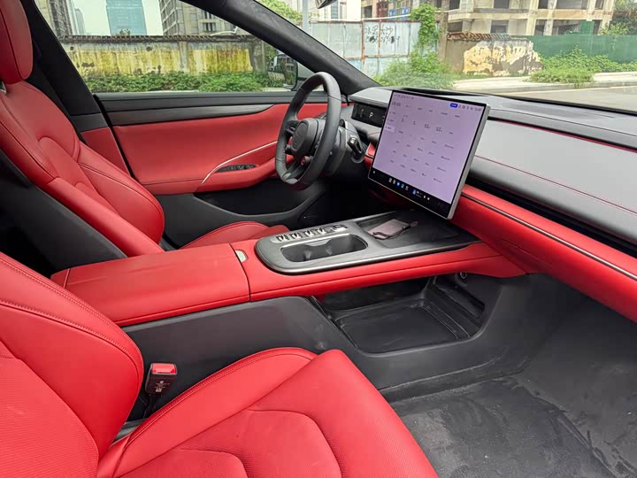 Фото 13 - Xiaomi SU7