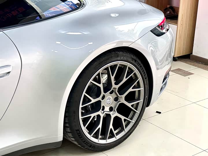 Фото 8 - Porsche 911