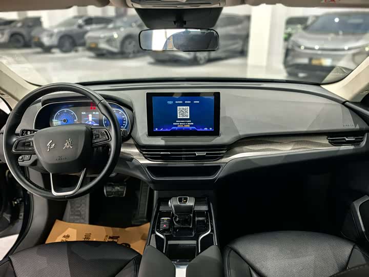 Фото 10 - Hongqi E-QM5