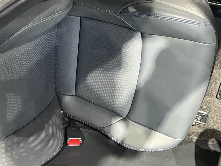 Фото 8 - Toyota C-HR