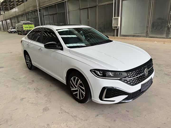 Фото 3 - Volkswagen Lavida