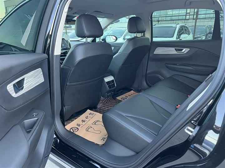 Фото 14 - Hongqi E-QM5