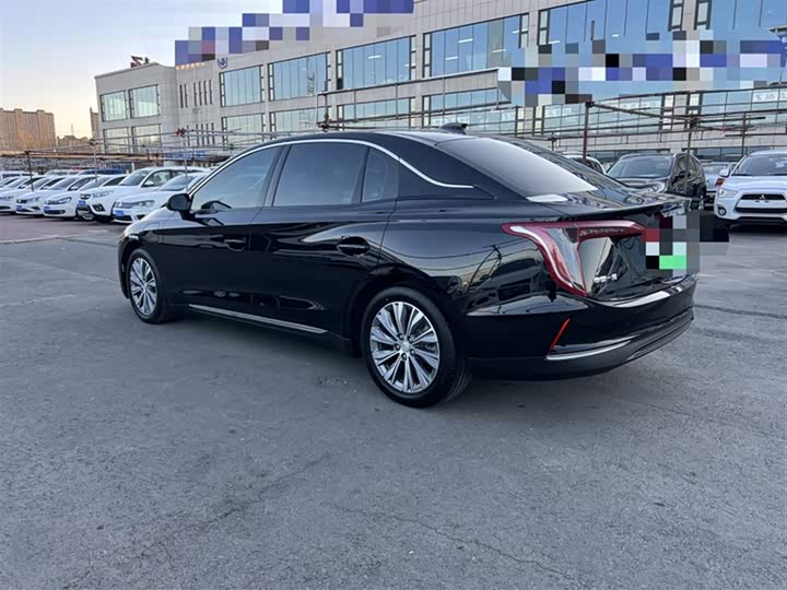 Фото 31 - Hongqi E-QM5