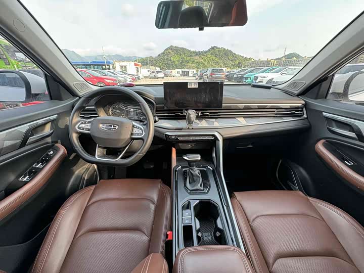 Фото 6 - Geely Vision X6