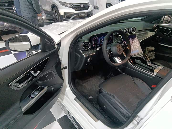 Фото 16 - Mercedes-Benz C-Class