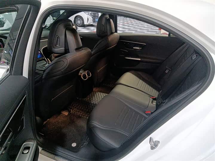 Фото 17 - Mercedes-Benz C-Class