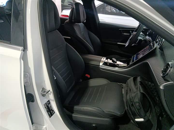 Фото 25 - Mercedes-Benz C-Class