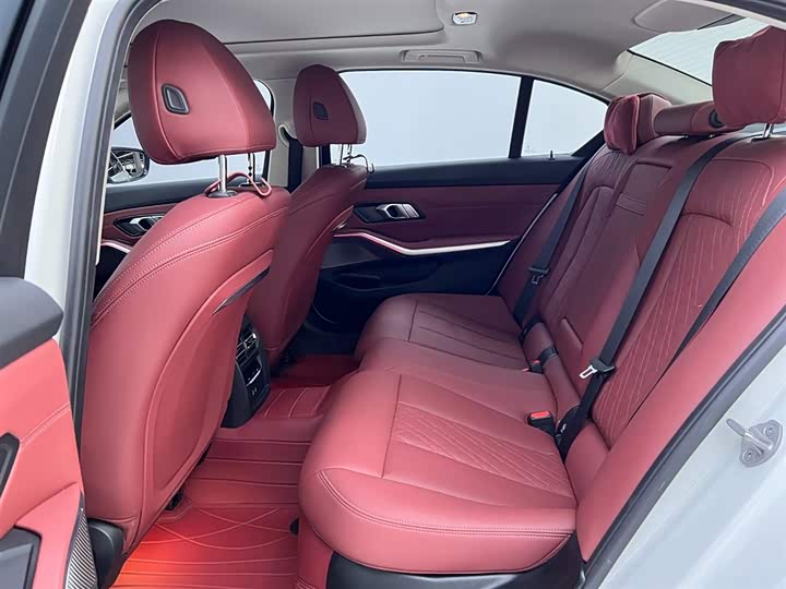 Фото 18 - BMW 3 Series