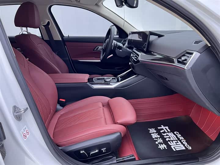 Фото 19 - BMW 3 Series