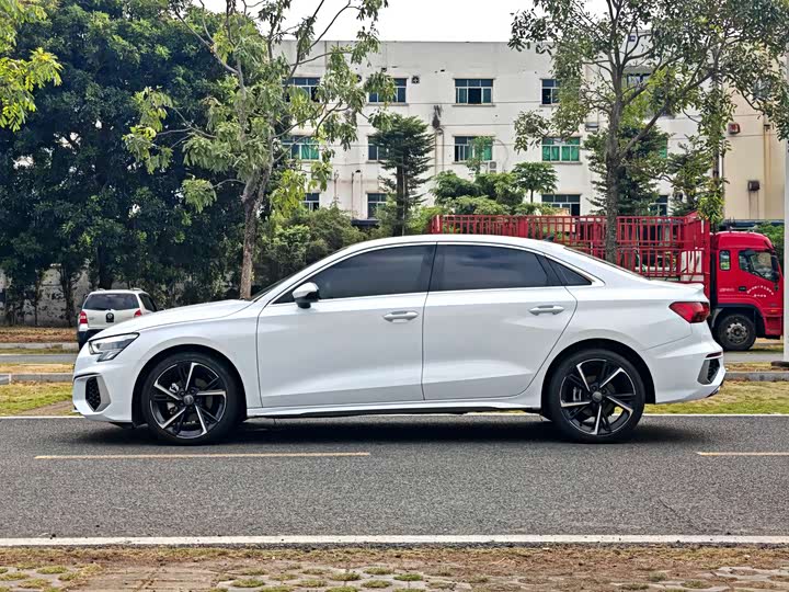 Фото 9 - Audi A3