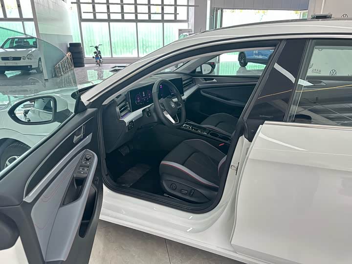 Фото 6 - Volkswagen Lamando L