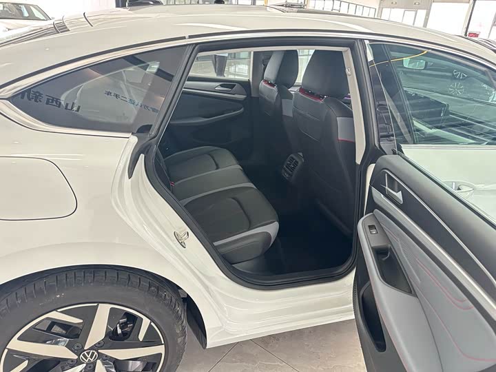 Фото 7 - Volkswagen Lamando L