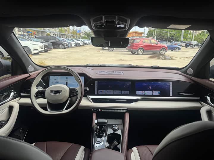 Фото 13 - Geely Monjaro