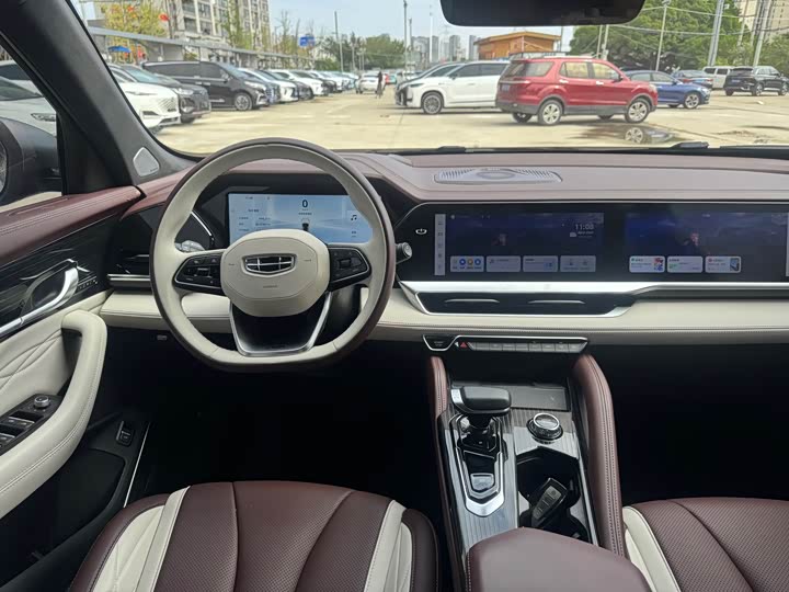 Фото 14 - Geely Monjaro