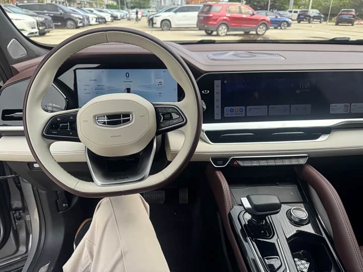 Фото 6 - Geely Monjaro