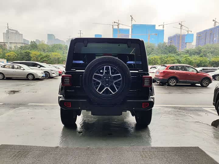 Фото 17 - Jeep Wrangler Hybrid