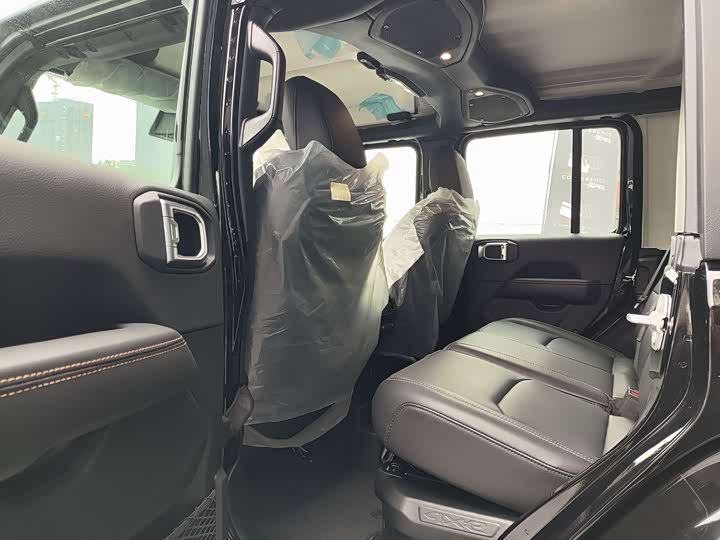 Фото 6 - Jeep Wrangler Hybrid