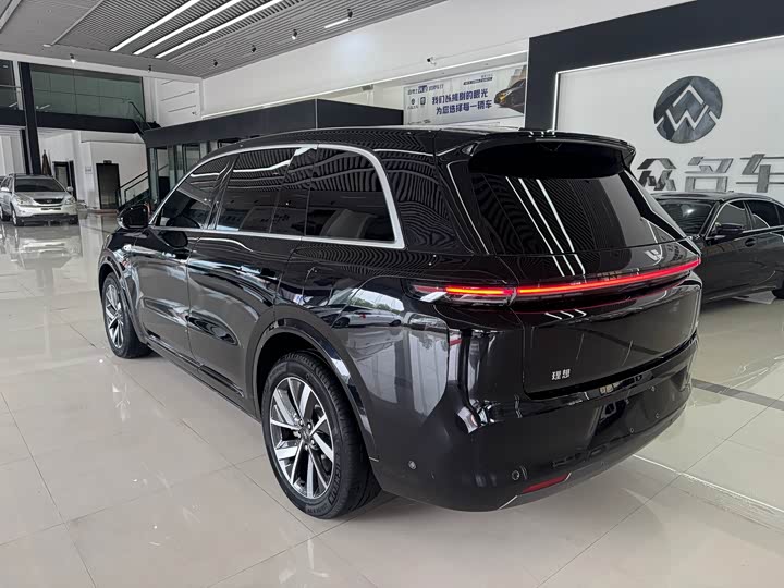 Фото 9 - LiXiang L8