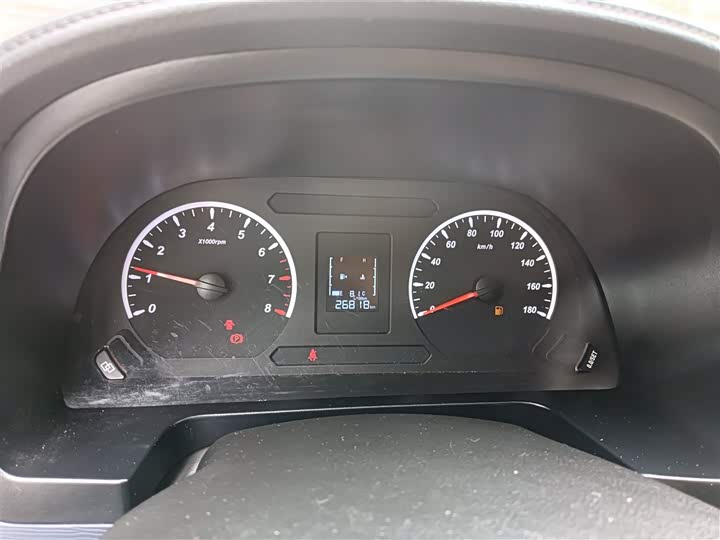 Фото 12 - Dongfeng Forthing Lingzhi M5