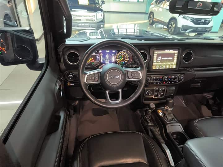 Фото 11 - Jeep Gladiator