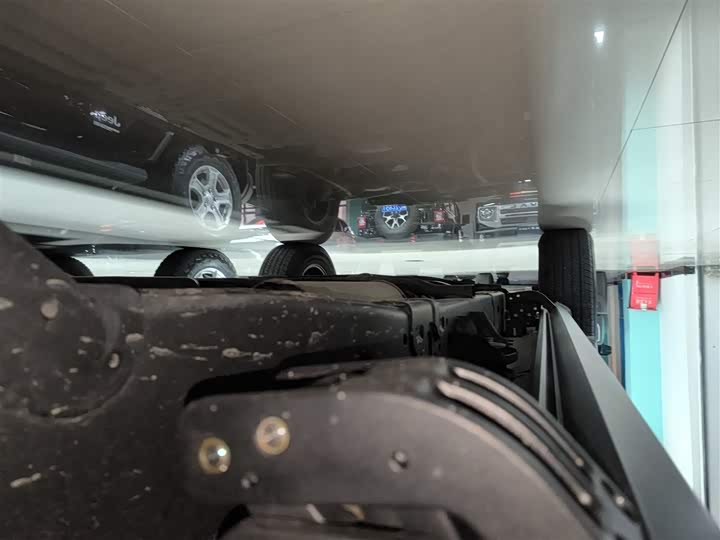 Фото 22 - Jeep Gladiator