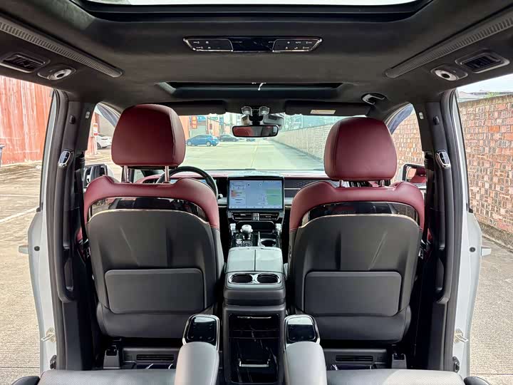 Фото 14 - GAC Trumpchi M8