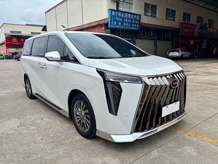 Фото 3 - GAC Trumpchi M8