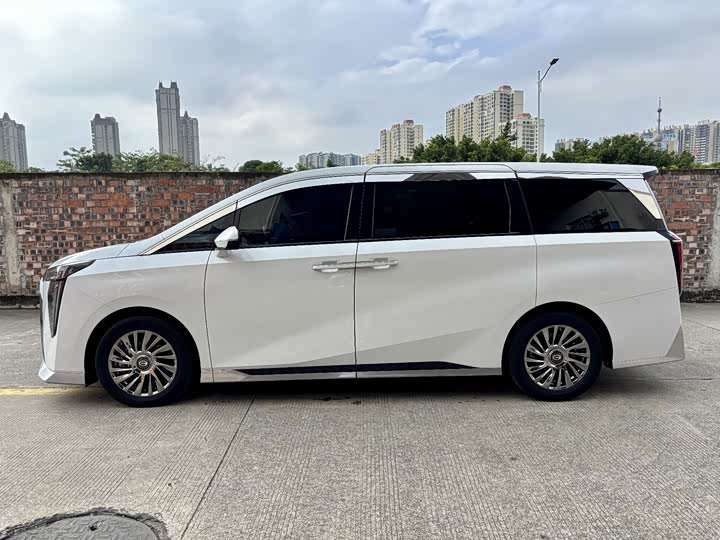 Фото 4 - GAC Trumpchi M8