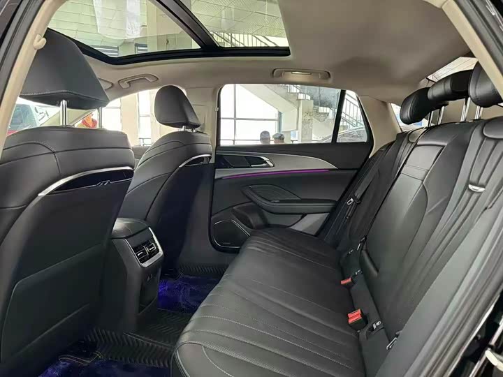 Фото 5 - Hongqi H5