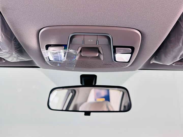 Фото 19 - Geely Okavango Pro