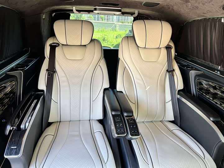 Фото 16 - Mercedes-Benz V-Class