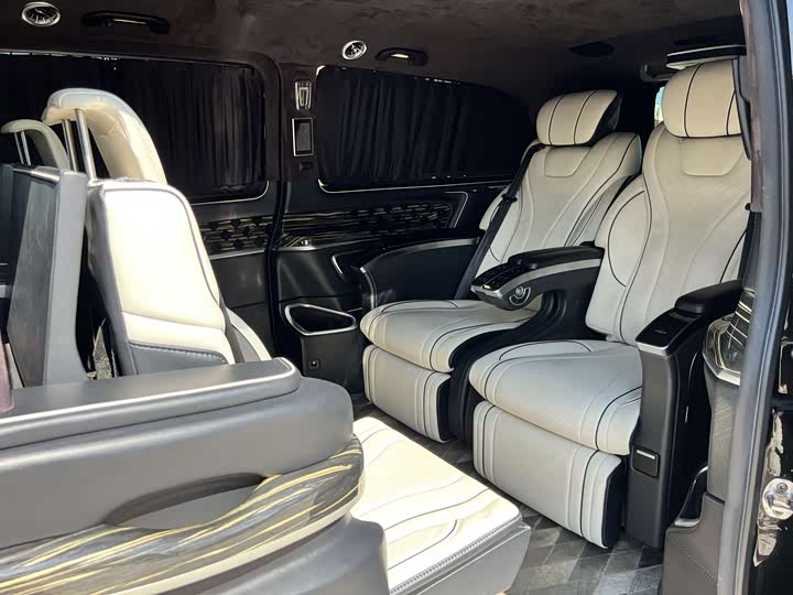 Фото 20 - Mercedes-Benz V-Class