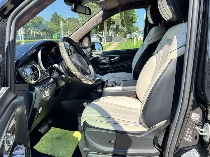 Фото 5 - Mercedes-Benz V-Class