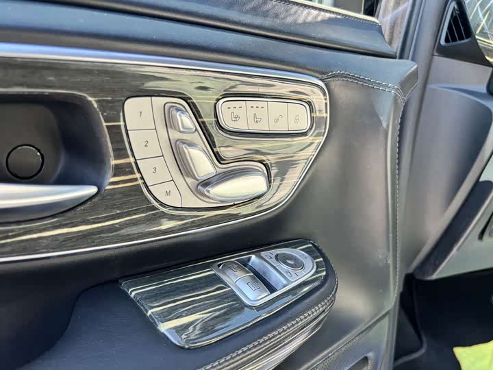 Фото 6 - Mercedes-Benz V-Class
